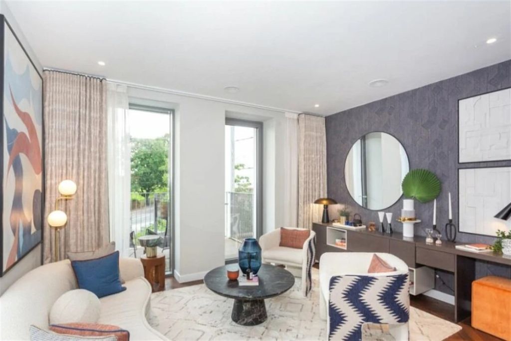 Property photo 1 of 7 (Main)