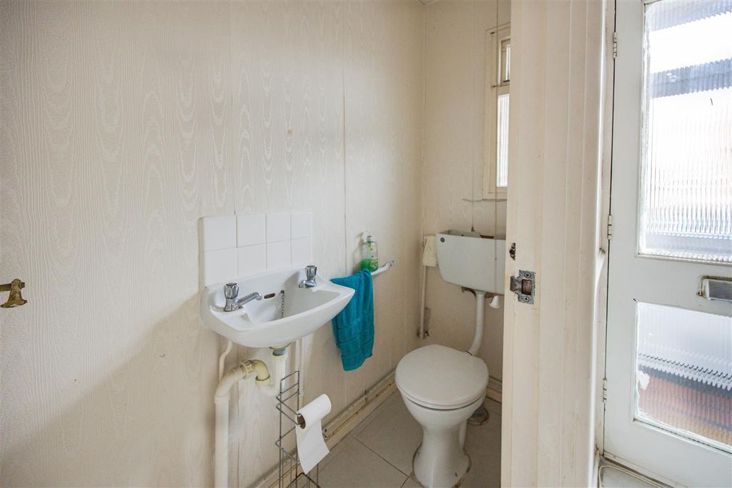 Property photo 3 of 17 Downstairs WC