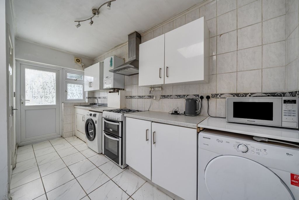 Property photo 3 of 18 Picture No. 11