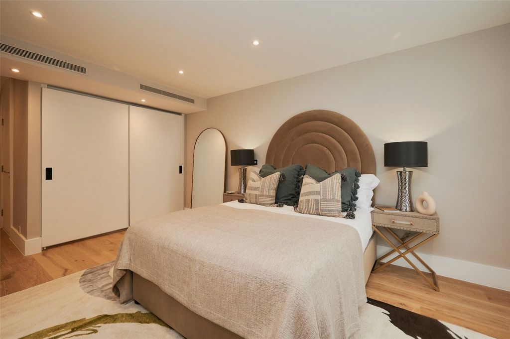 Property photo 3 of 10 Picture No. 02