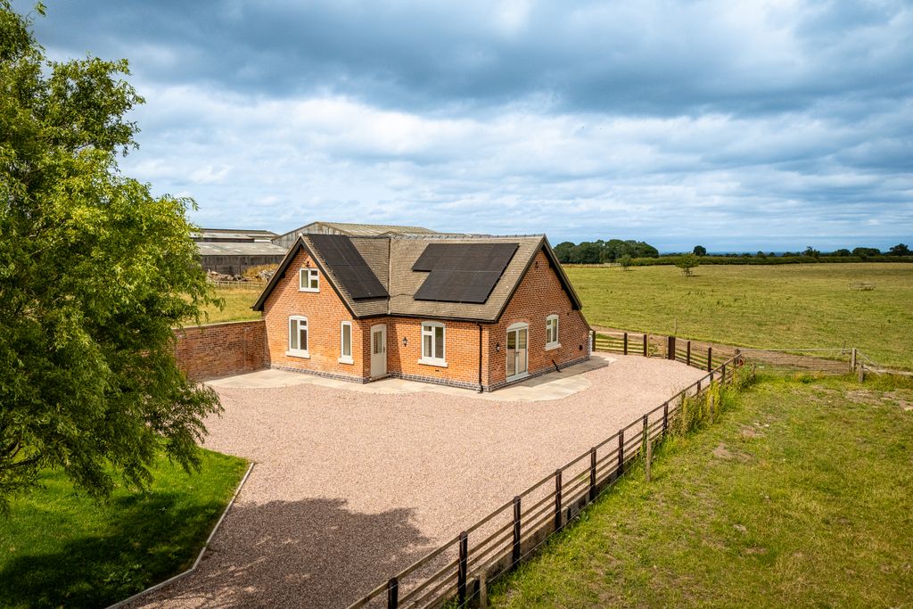 Property photo 1 of 27 Dji_20250730143632_0083_D