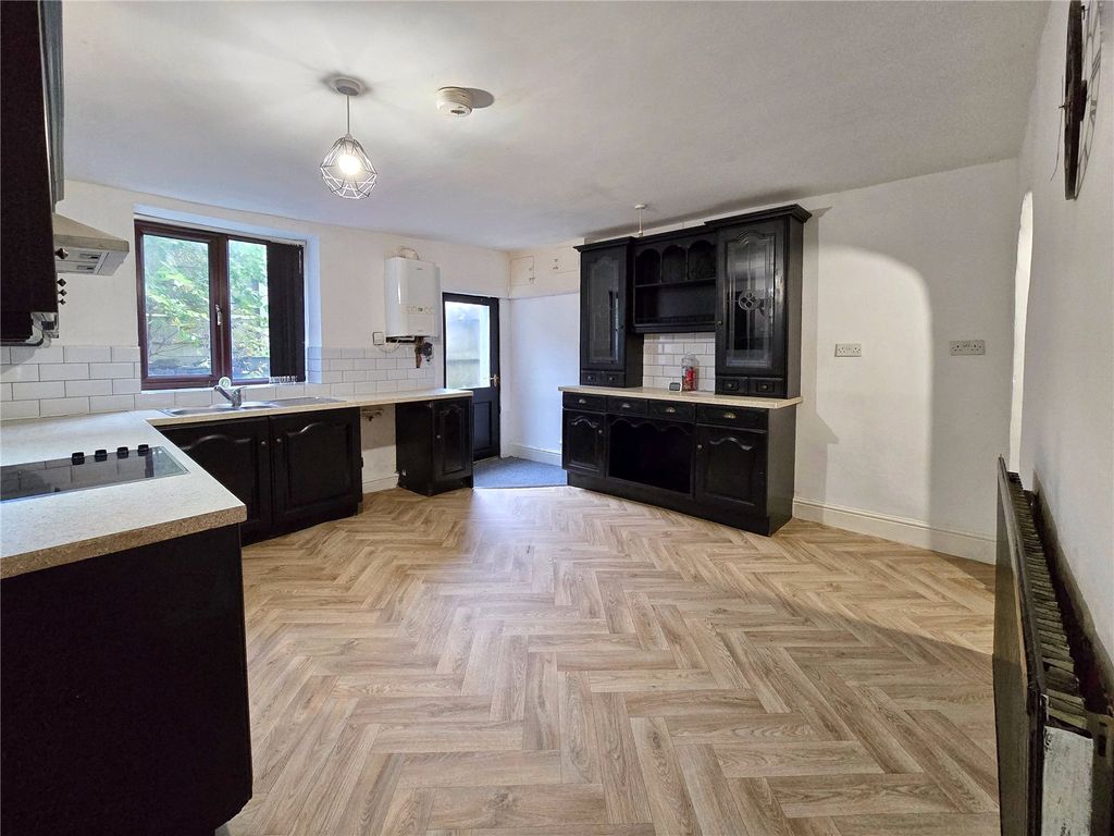 Property photo 3 of 17 Large Kitchen Diner