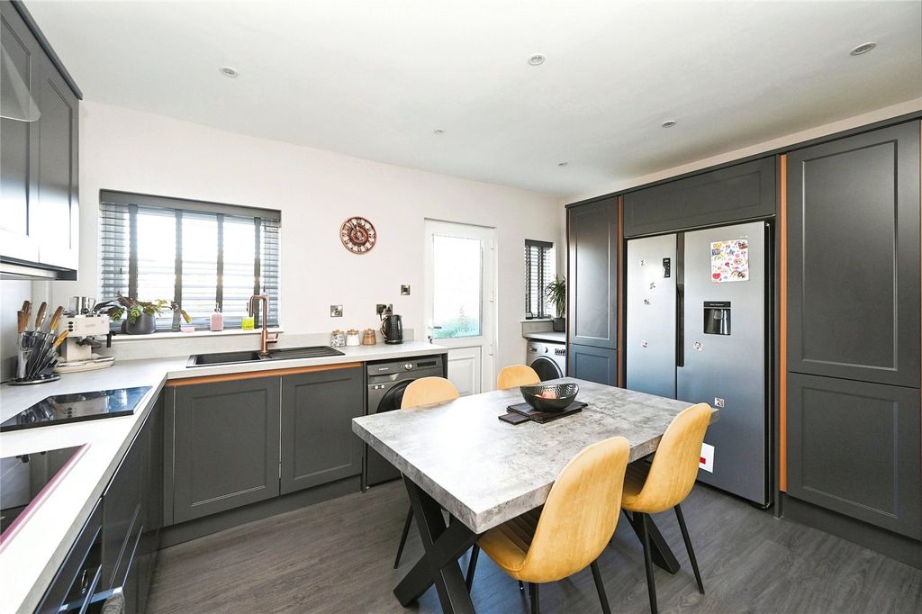 Property photo 2 of 15 Kitchen