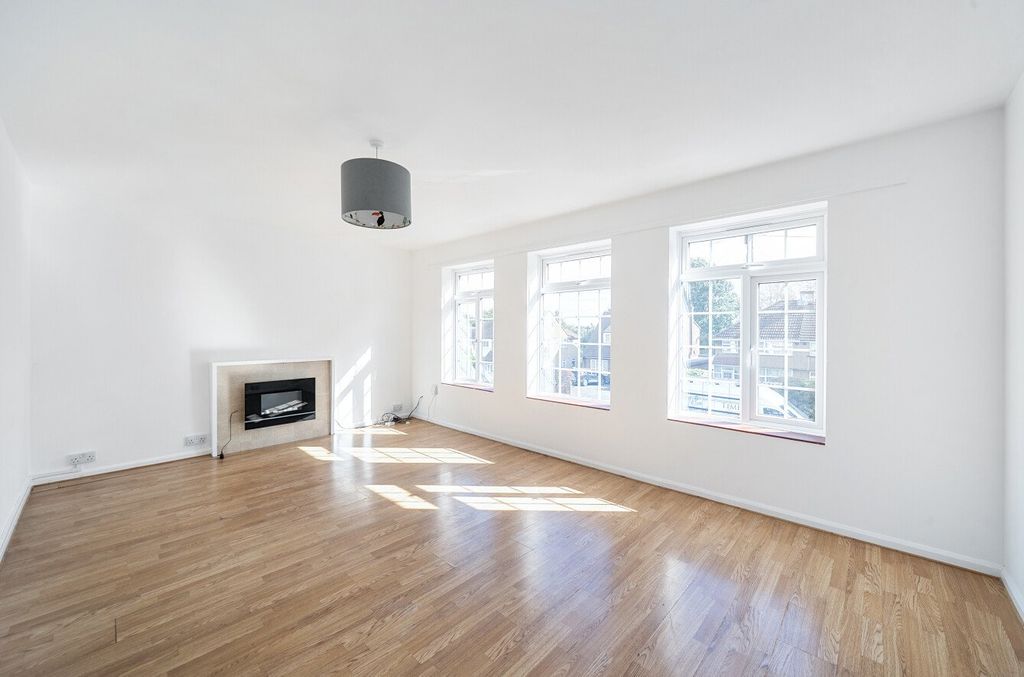 Property photo 2 of 7 2