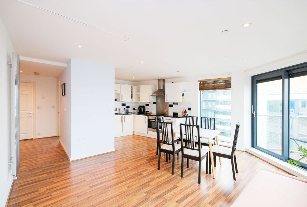 Property photo 2 of 14 Reception/Kitchen