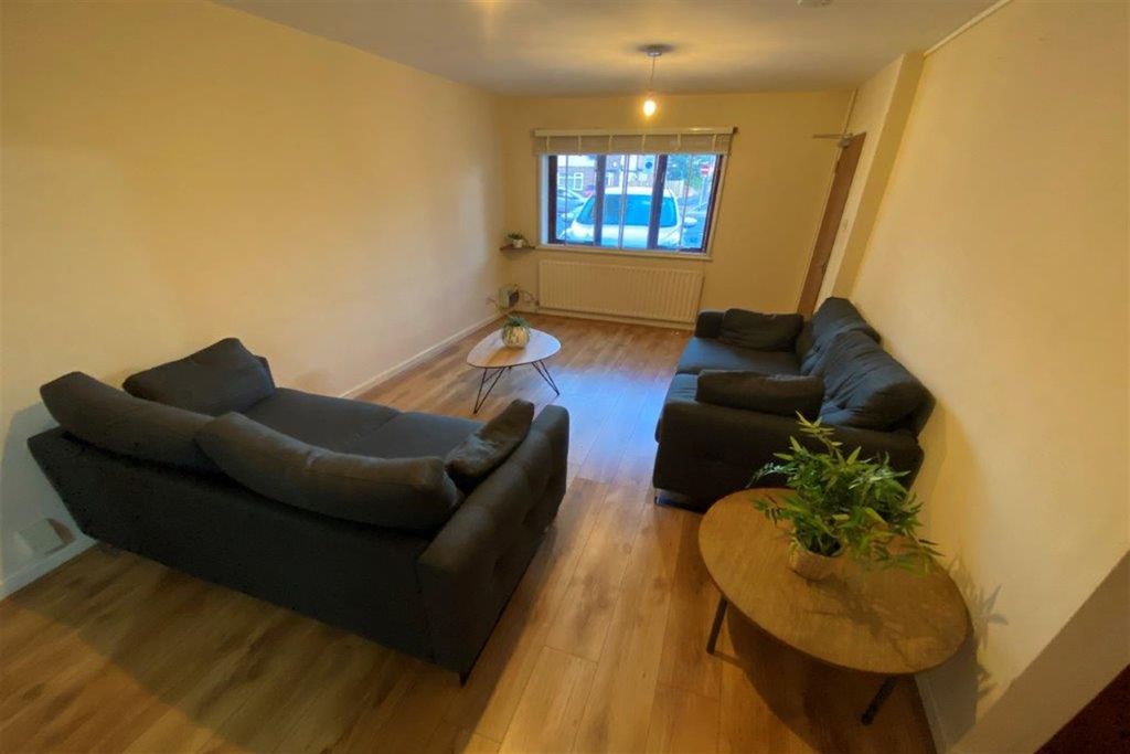 Property photo 3 of 14 (Main)