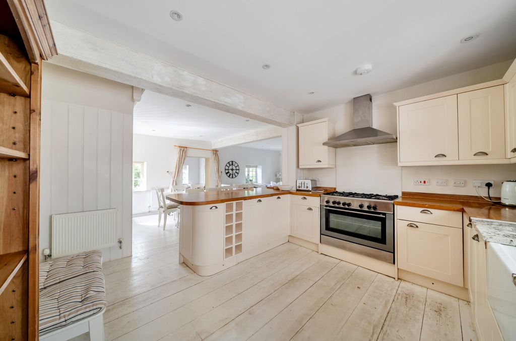 Property photo 3 of 15 Kitchen