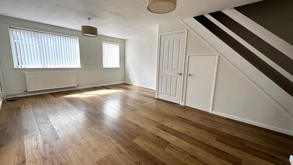 Property photo 3 of 10 Picture No. 04