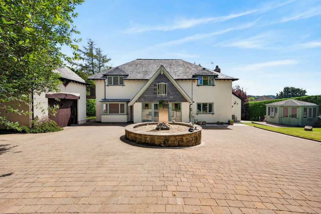 Property photo 2 of 48