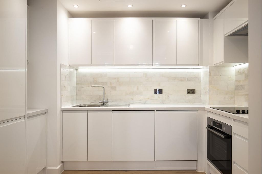 Property photo 2 of 8 Image