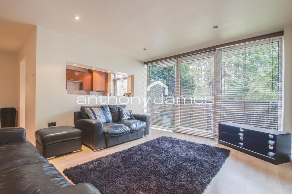 Property photo 2 of 11 Gallery