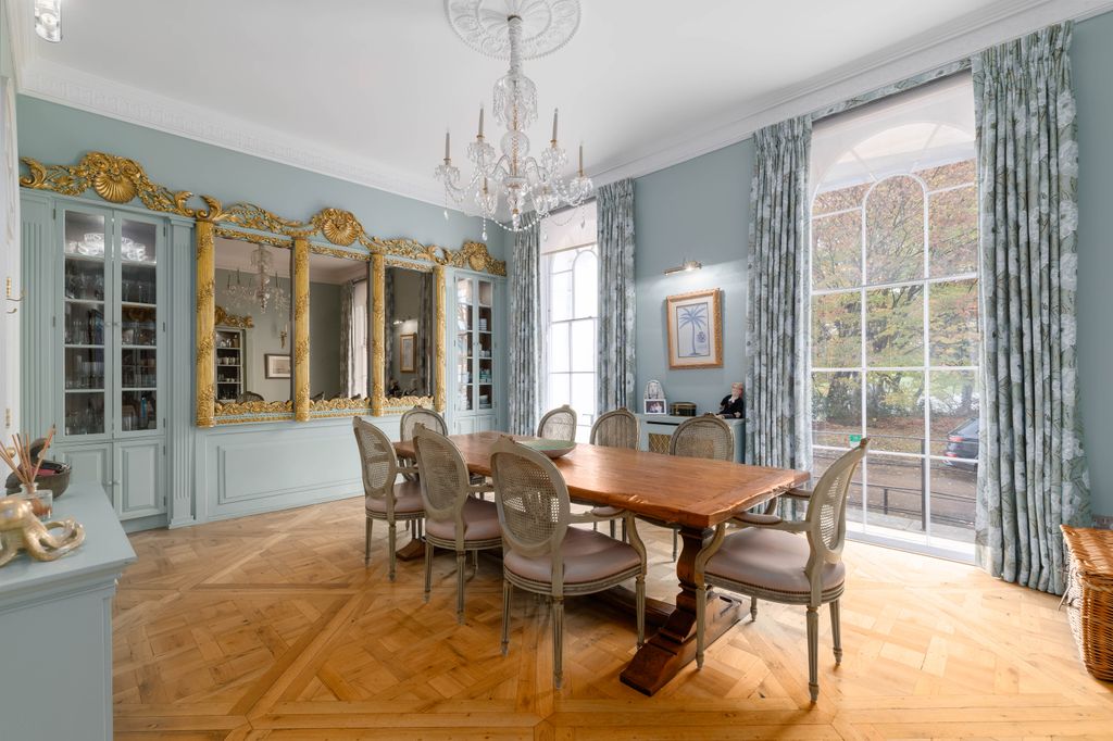 Property photo 2 of 25