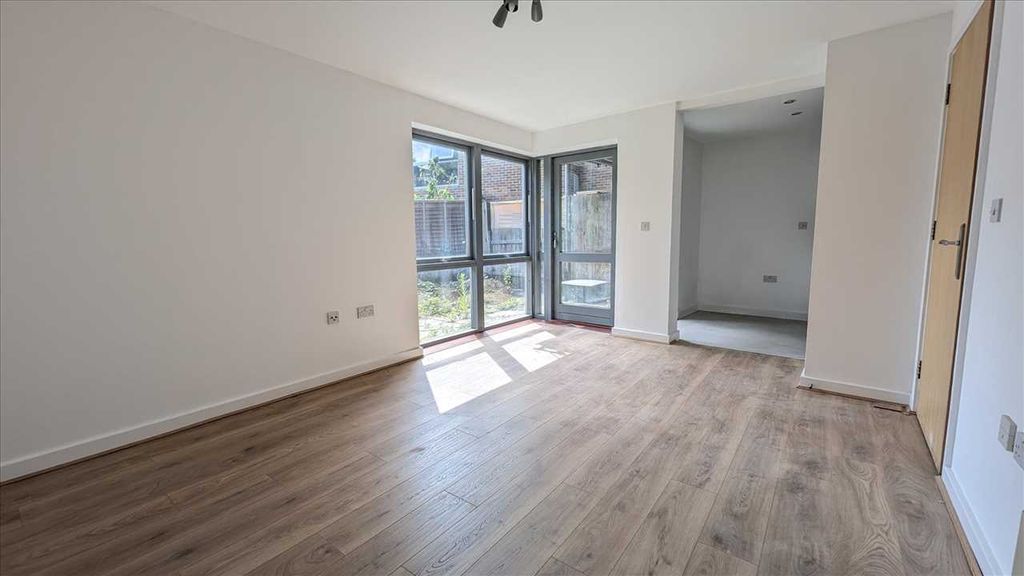 Property photo 2 of 7 Lounge