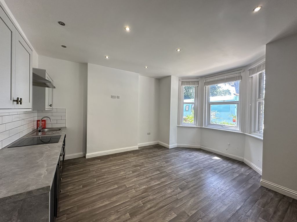 Property photo 3 of 6 Lounge Kitchen 2
