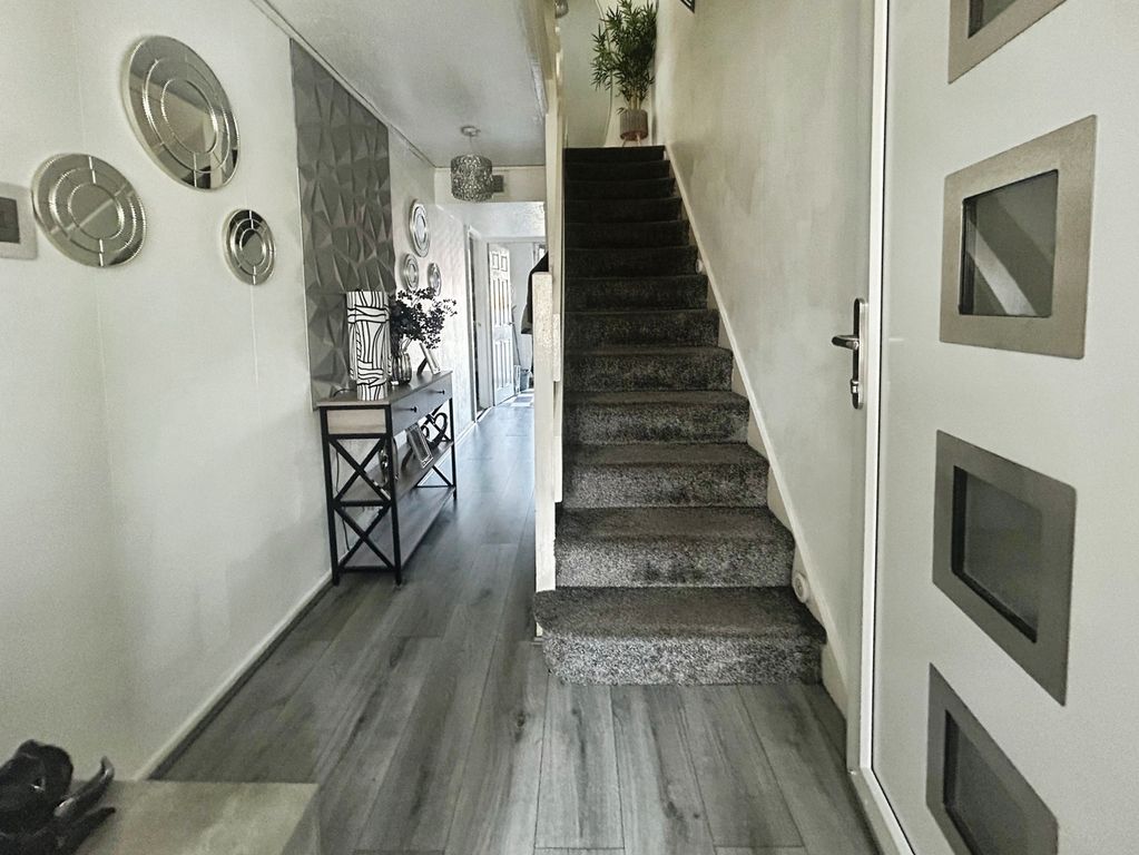 Property photo 2 of 12 Hallway