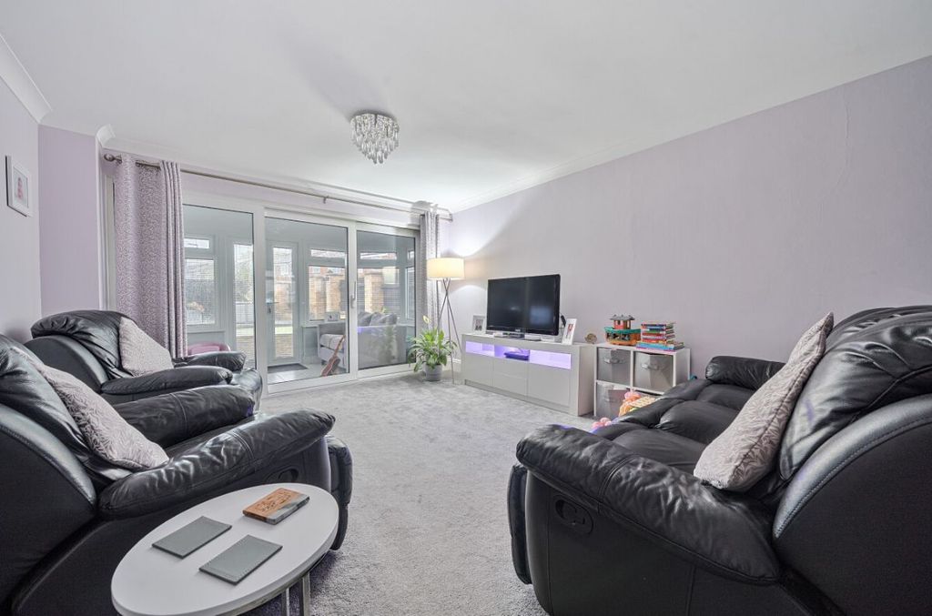 Property photo 3 of 20