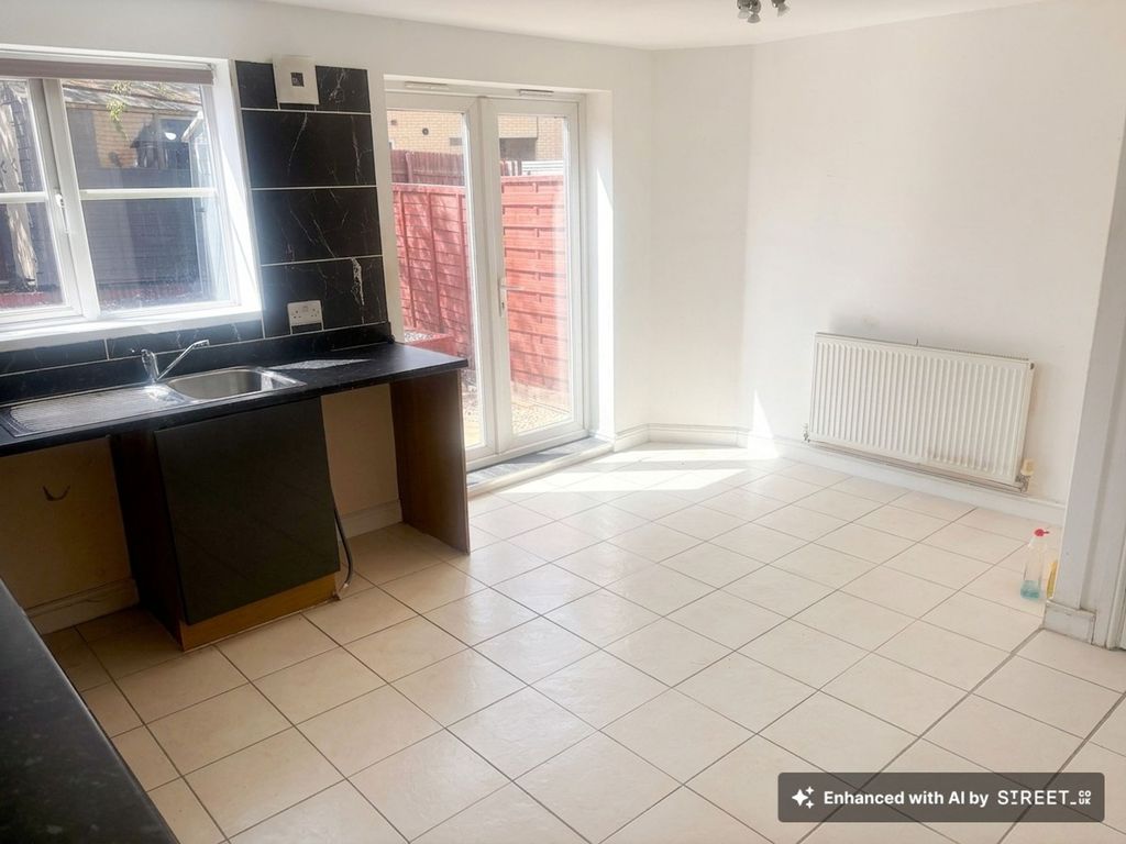Property photo 2 of 24
