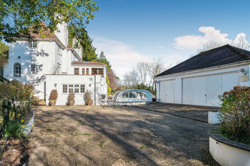 Property photo 3 of 47 Driveway