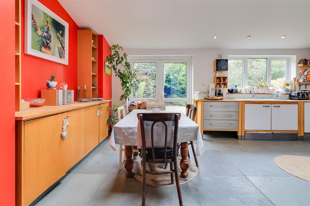 Property photo 3 of 16 Img (5).Jpg