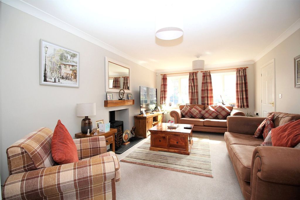 Property photo 3 of 16 Living Room