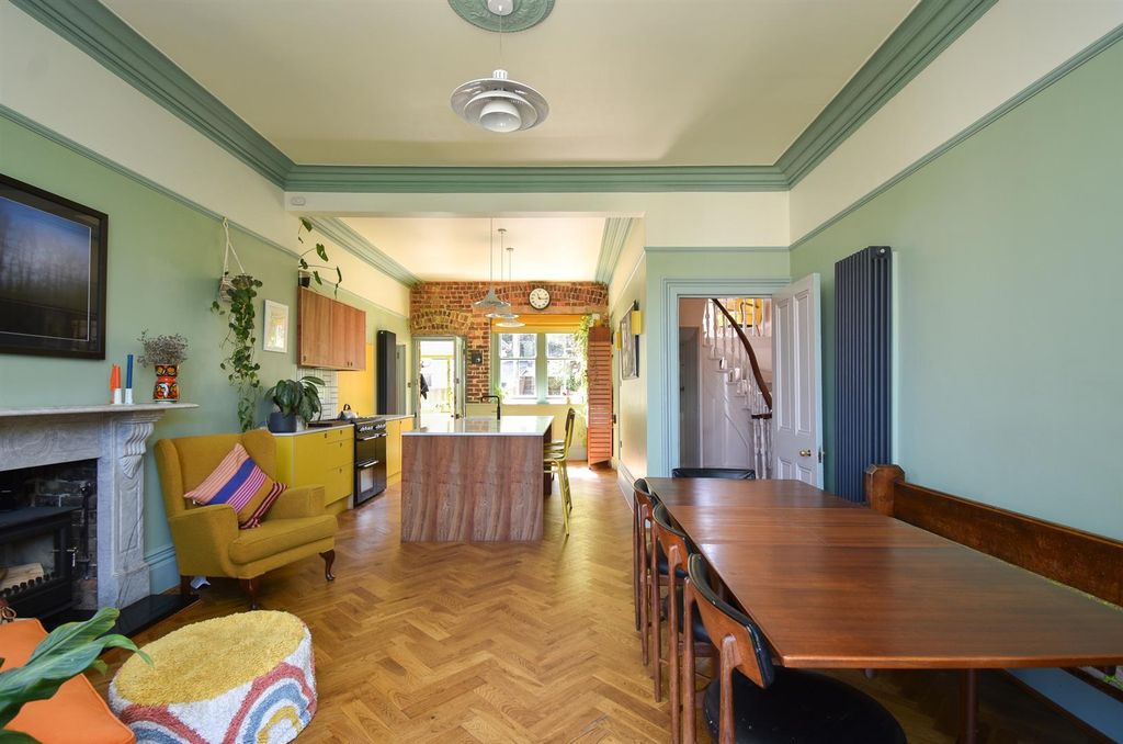 Property photo 2 of 42 Open Plan Kitchen