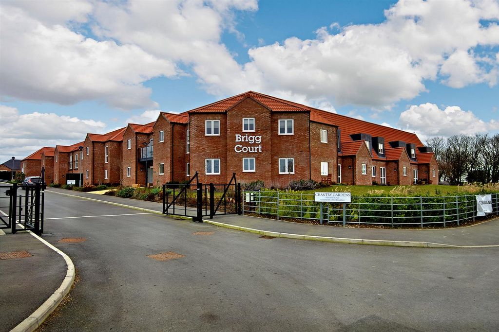 Property photo 1 of 22 Brigg Court