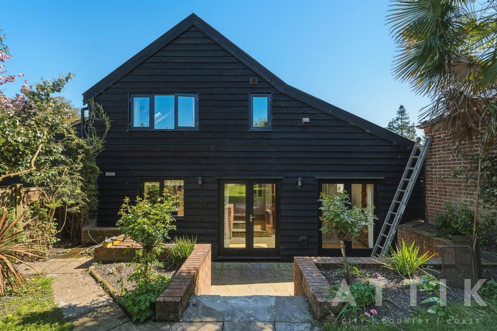 Property photo 1 of 45 London_Road_037.Jpg