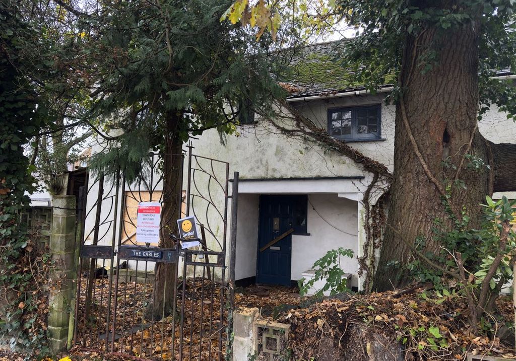 Property photo 2 of 26