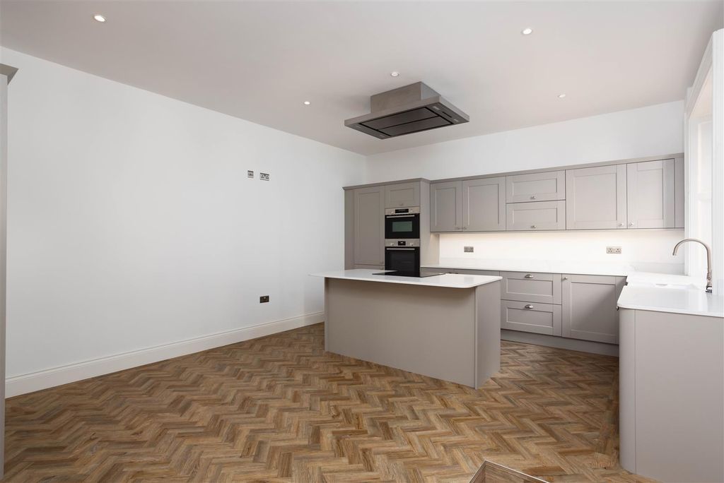 Property photo 2 of 15 00013.Jpg