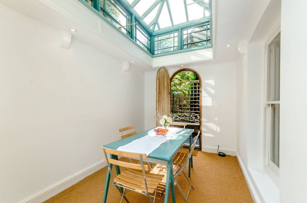 Property photo 3 of 17