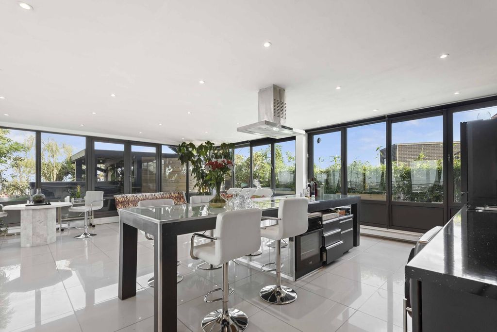 Property photo 1 of 25 Kitchen