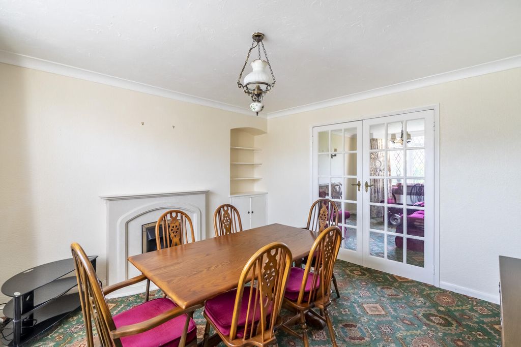 Property photo 2 of 16 Dining Room