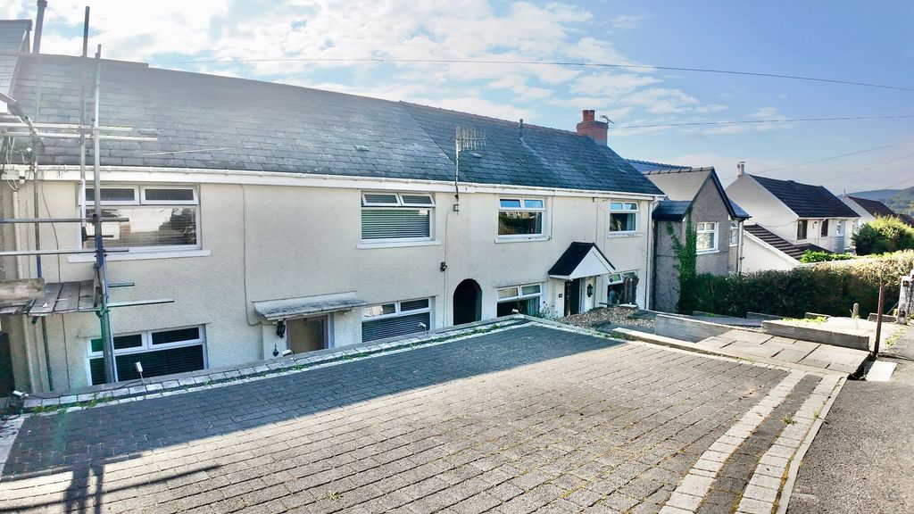 Property photo 1 of 31