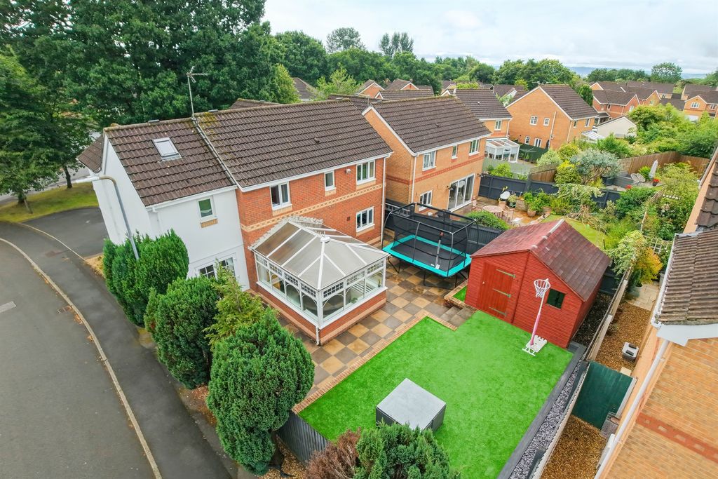 Property photo 2 of 34