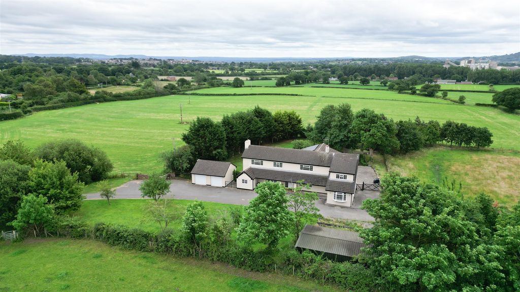 Property photo 1 of 29 Old Spon Farm, Spon Green Buckley, CH7 3Bq-2.Jpg