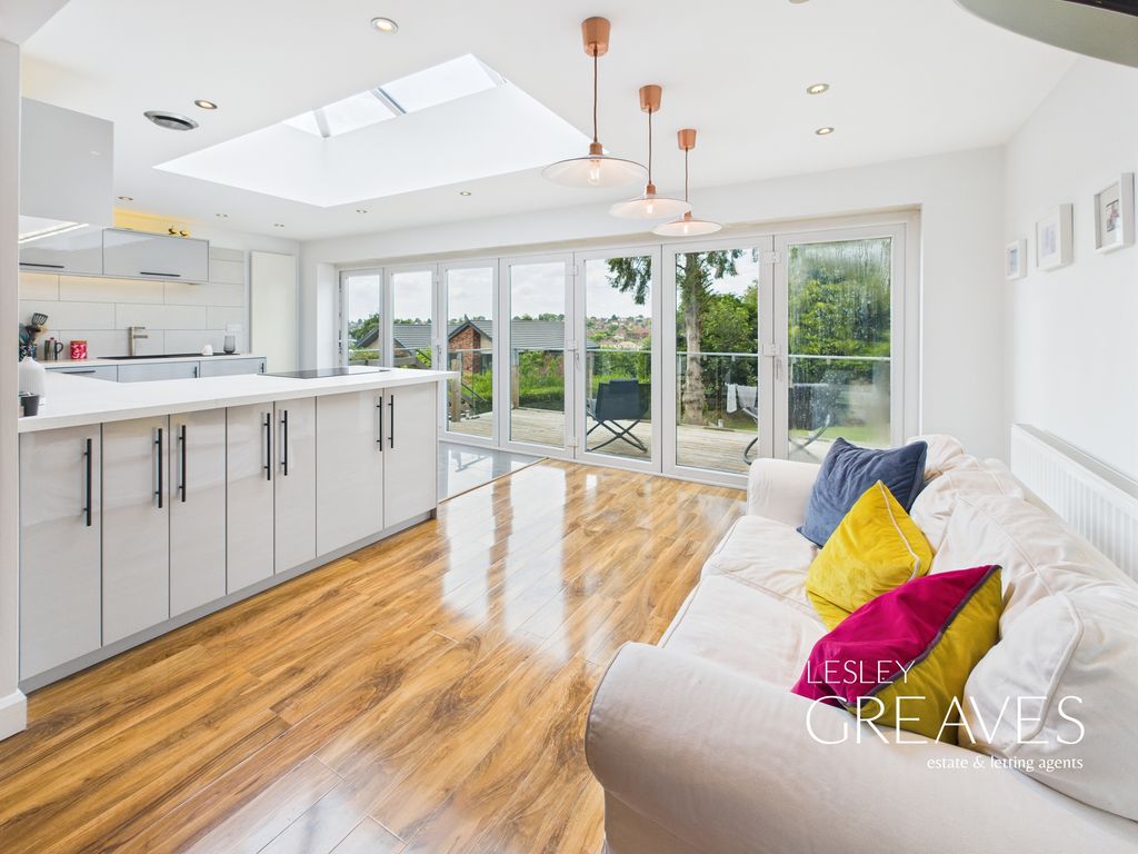 Property photo 2 of 21 Dining/Kitchen