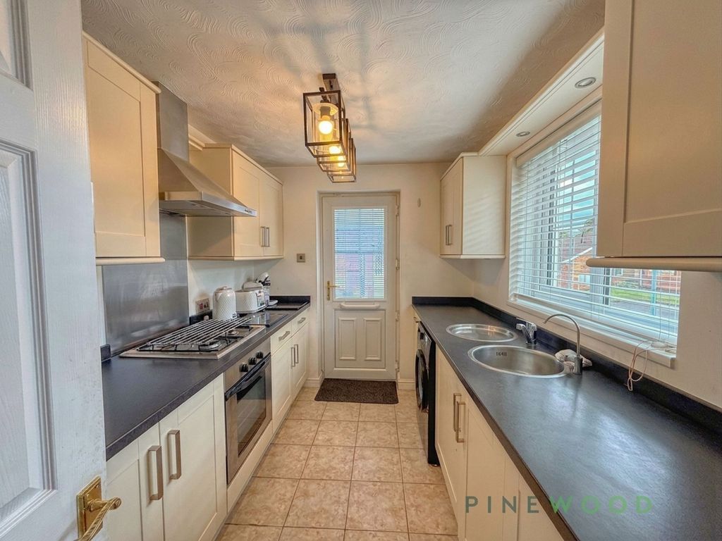 Property photo 2 of 19 Kitchen