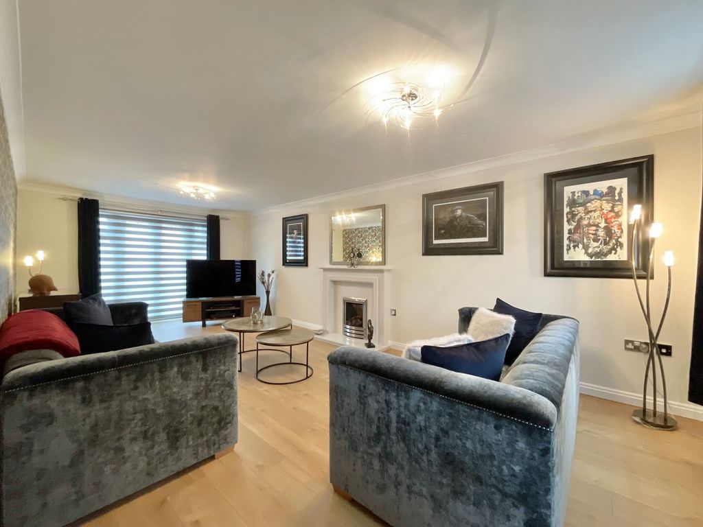 Property photo 2 of 31