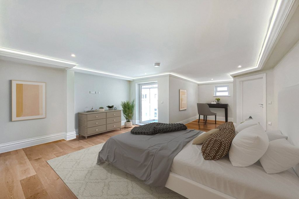 Property photo 3 of 11 Bedroom