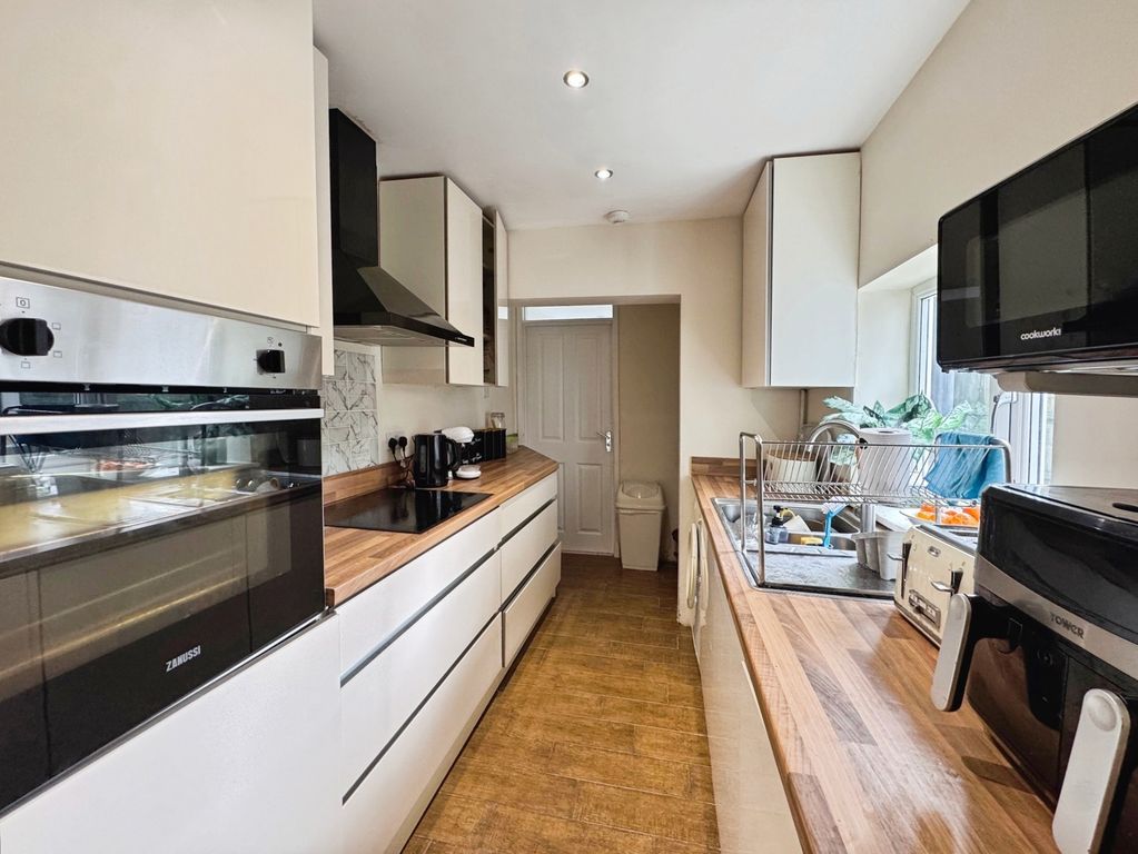 Property photo 2 of 12 Pbox-Img.Jpg