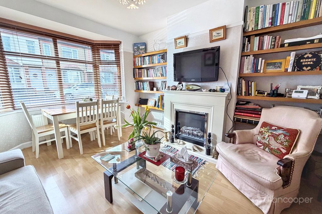 Property photo 2 of 15 4793483