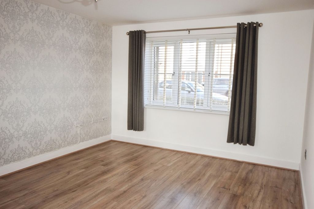 Property photo 2 of 12 Image