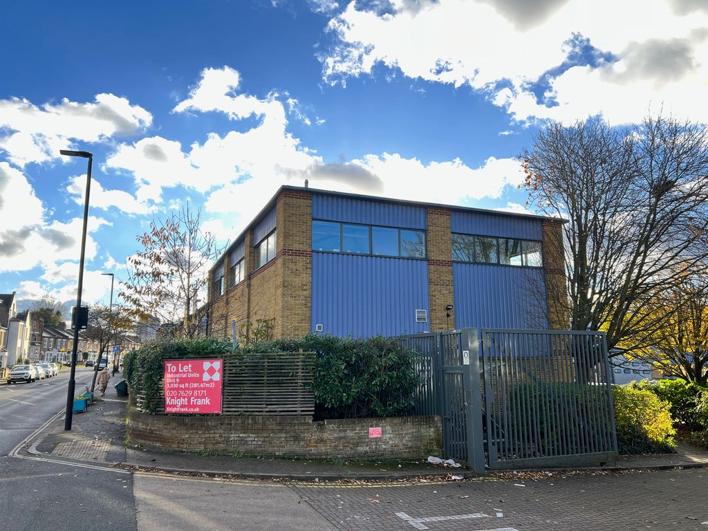 Property photo 2 of 3