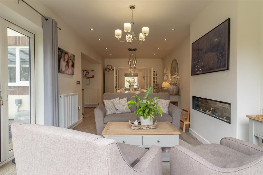 Property photo 2 of 41