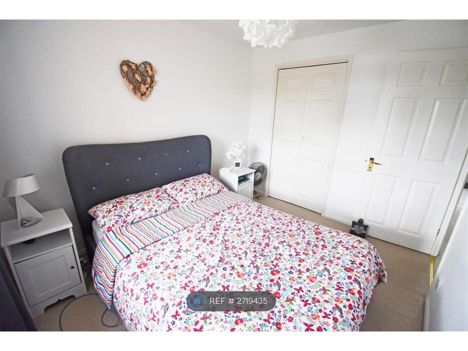 Property photo 2 of 15 Master Bedroom