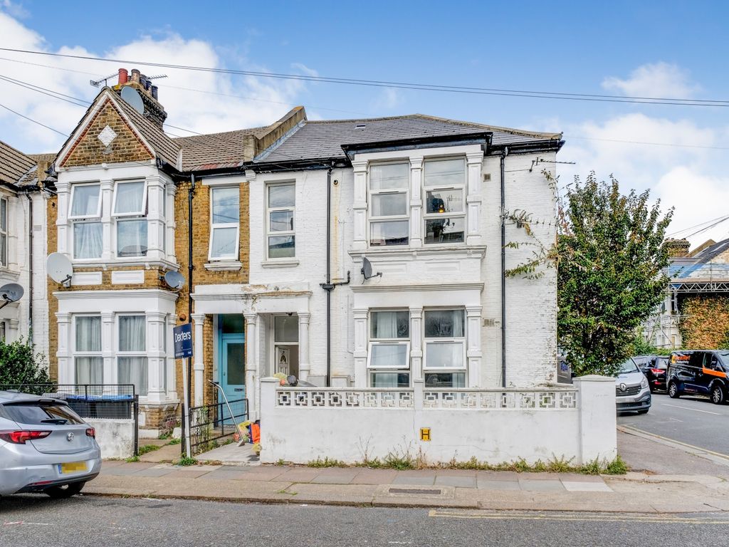 Property photo 1 of 18 Front View