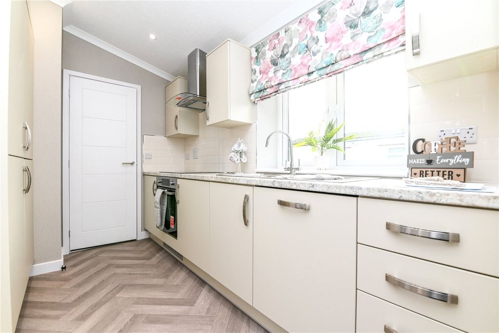 Property photo 3 of 15 Picture No. 05