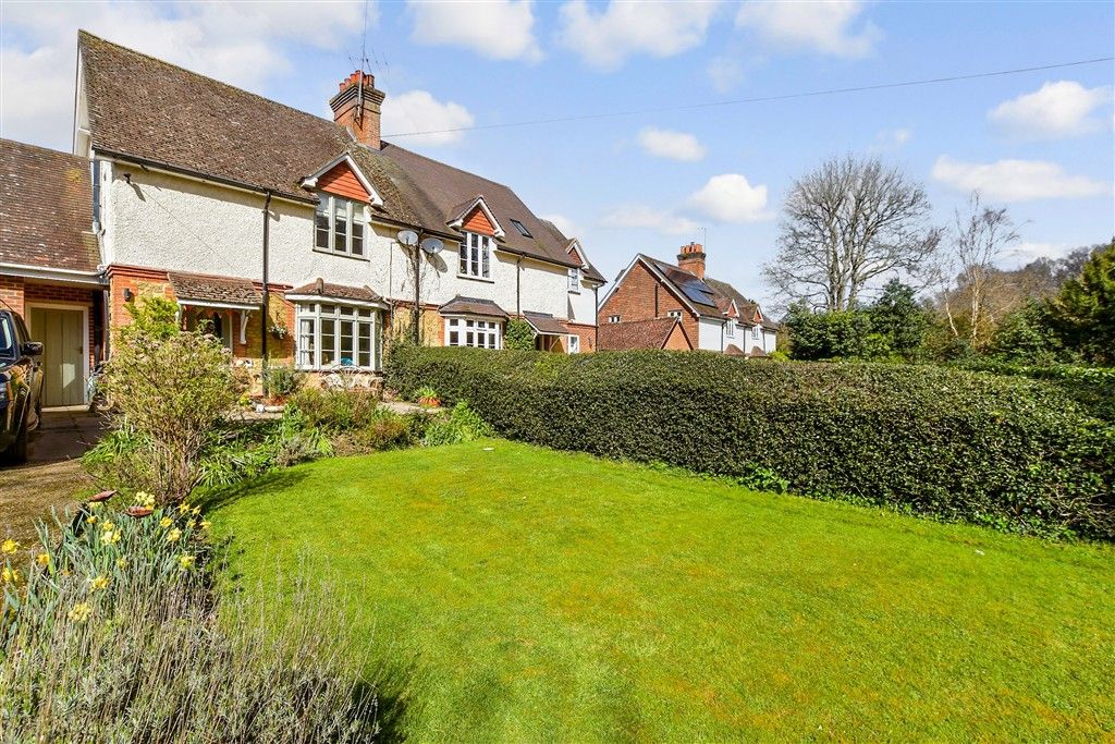 Property photo 1 of 12 Front Garden