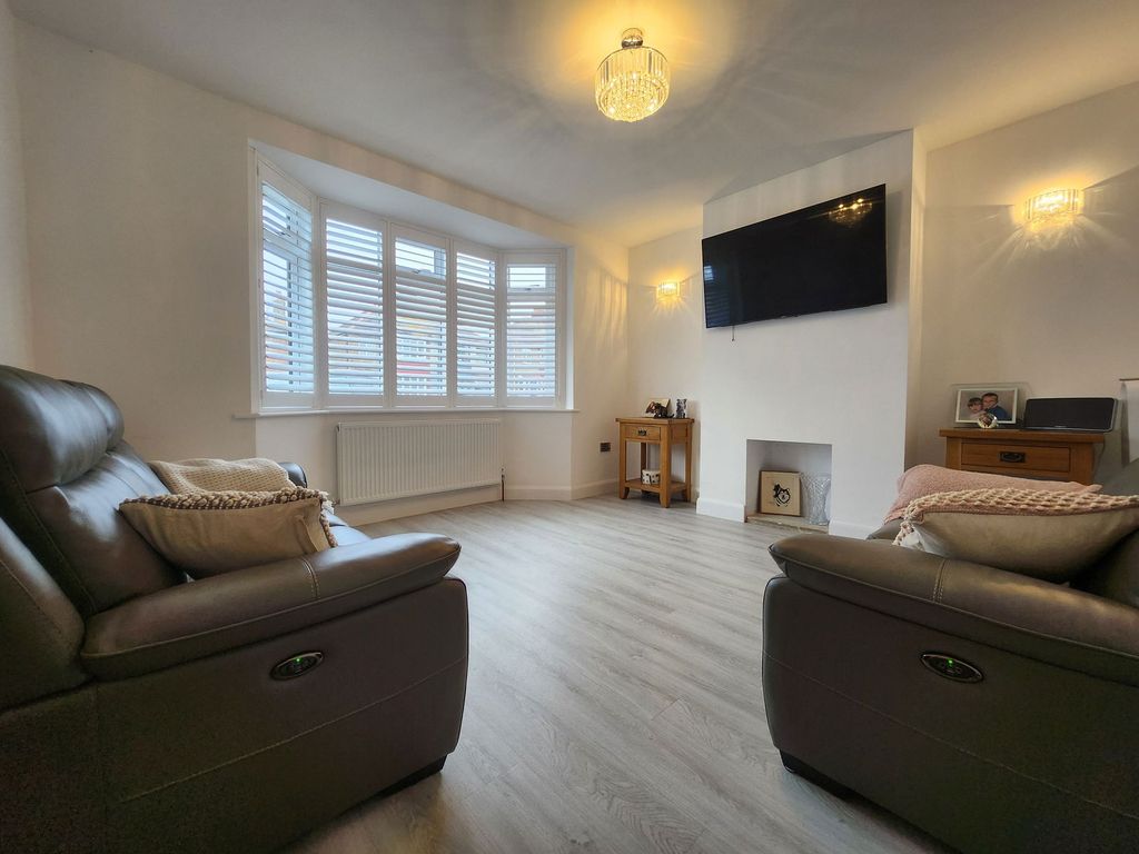 Property photo 2 of 26