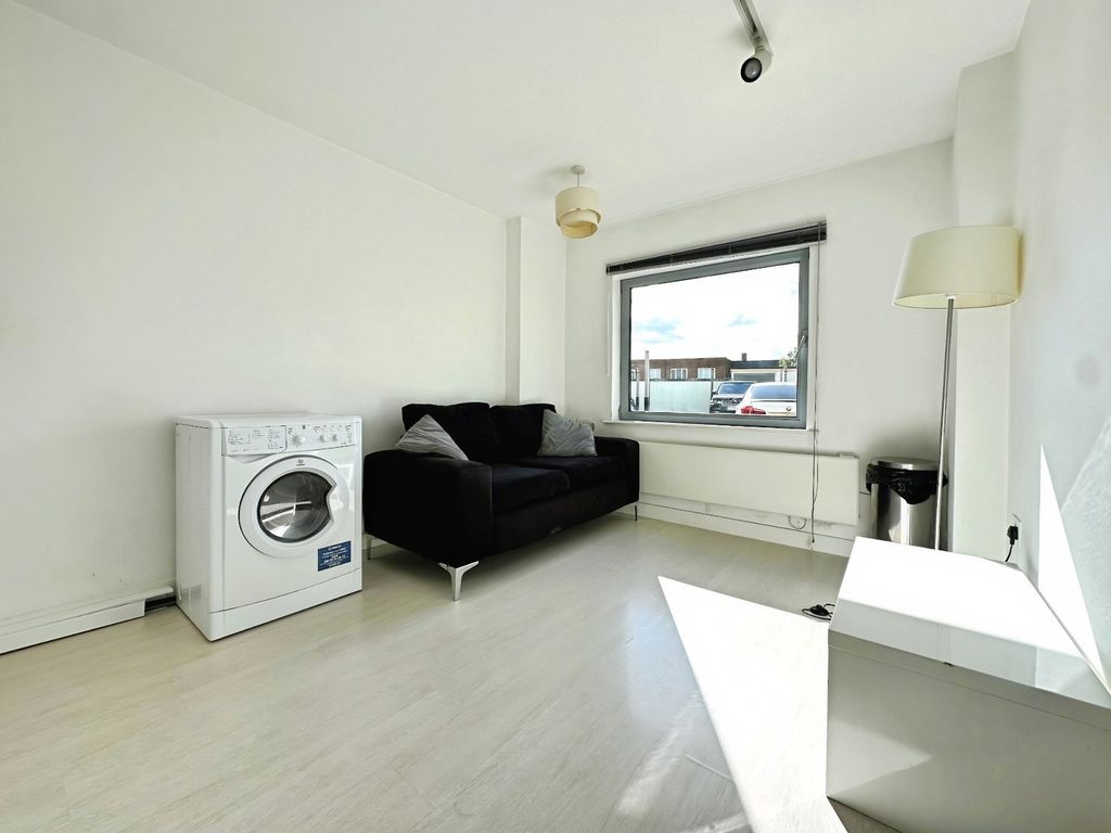 Property photo 2 of 5 Picture No. 06